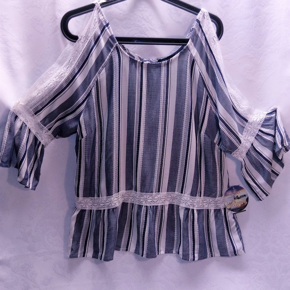 NEW BEBOP COLD SHOULDER BLOUSE SIZE LARGE LACE